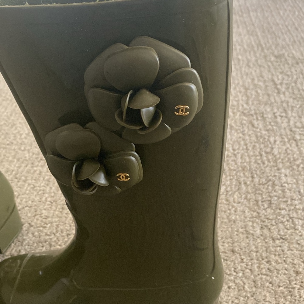 CHANEL Camellia Rain Boots Boots Women's Rubber Moss Green size 39 (8) - Picture 4 of 8